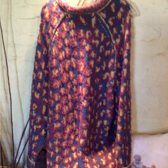 NEW! Rare Free People Little Animal pullover - Picture 5 of 7